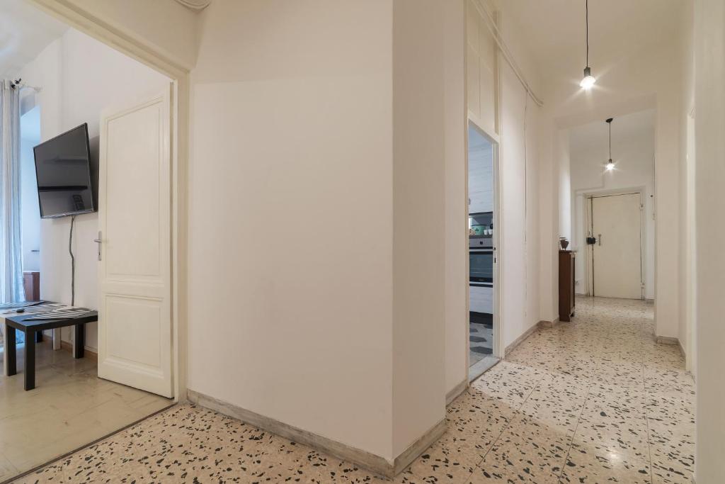 Telewizja i/lub zestaw kina domowego w obiekcie Ad un passo da Villa Borghese Apartment