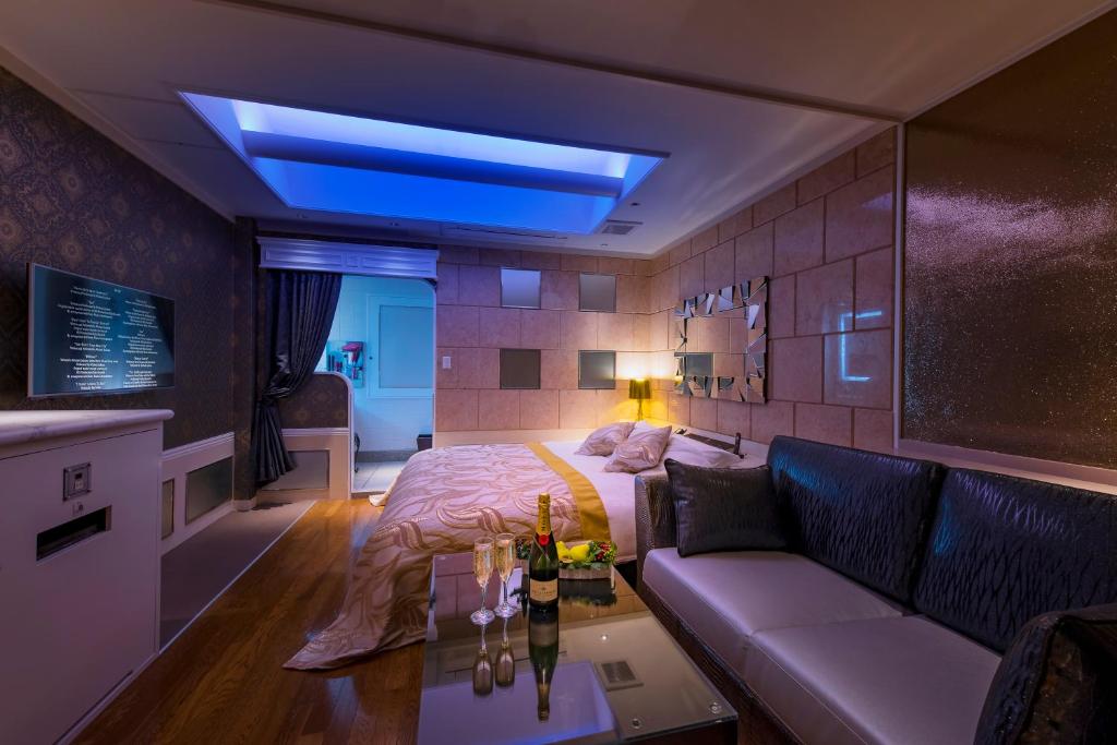 TV a/nebo společenská místnost v ubytování HOTEL W-AVANZA-W GROUP HOTELS and RESORTS-
