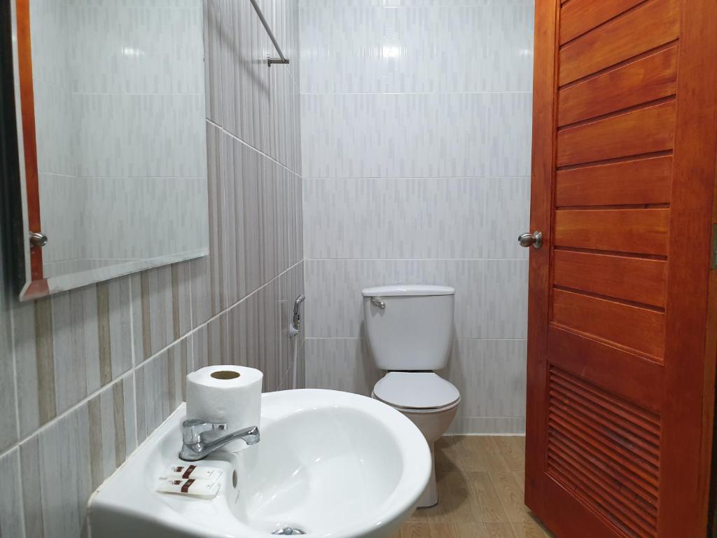 Koupelna v ubytování Aladdin Guest House