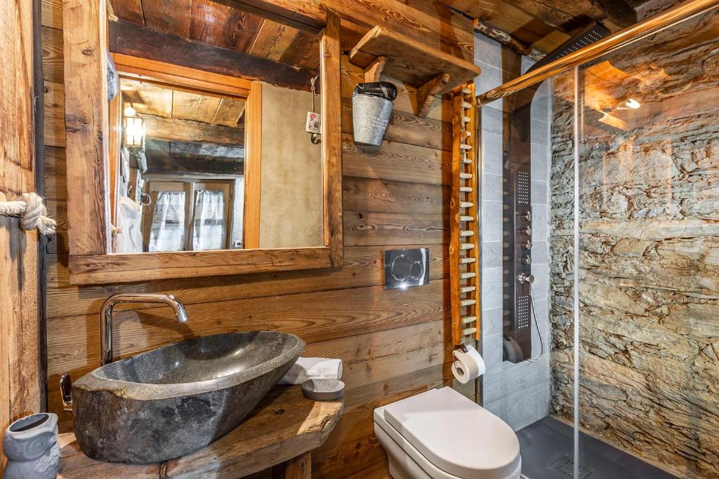 Koupelna v ubytování Brieis Relais Alpino