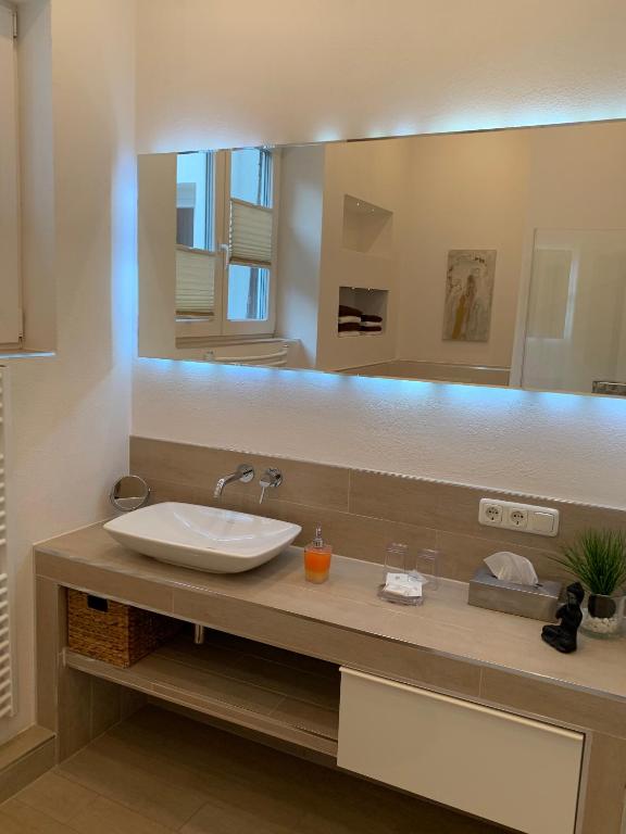 Koupelna v ubytování Ferienwohnung Janus Altstadt-Hameln Haus 2 inklusive Parkplatz - mit und ohne Terrasse oder Loggia