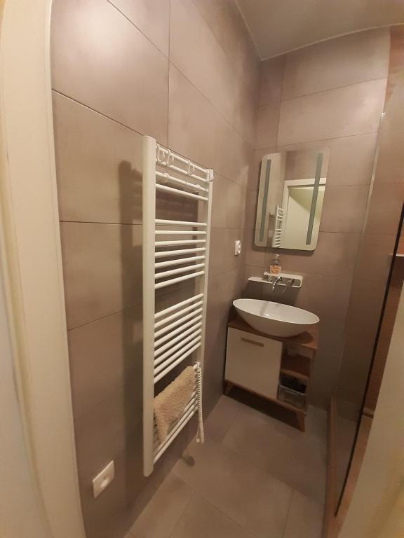 A bathroom at Apartment Klimka with balcony, free wifi and free parking