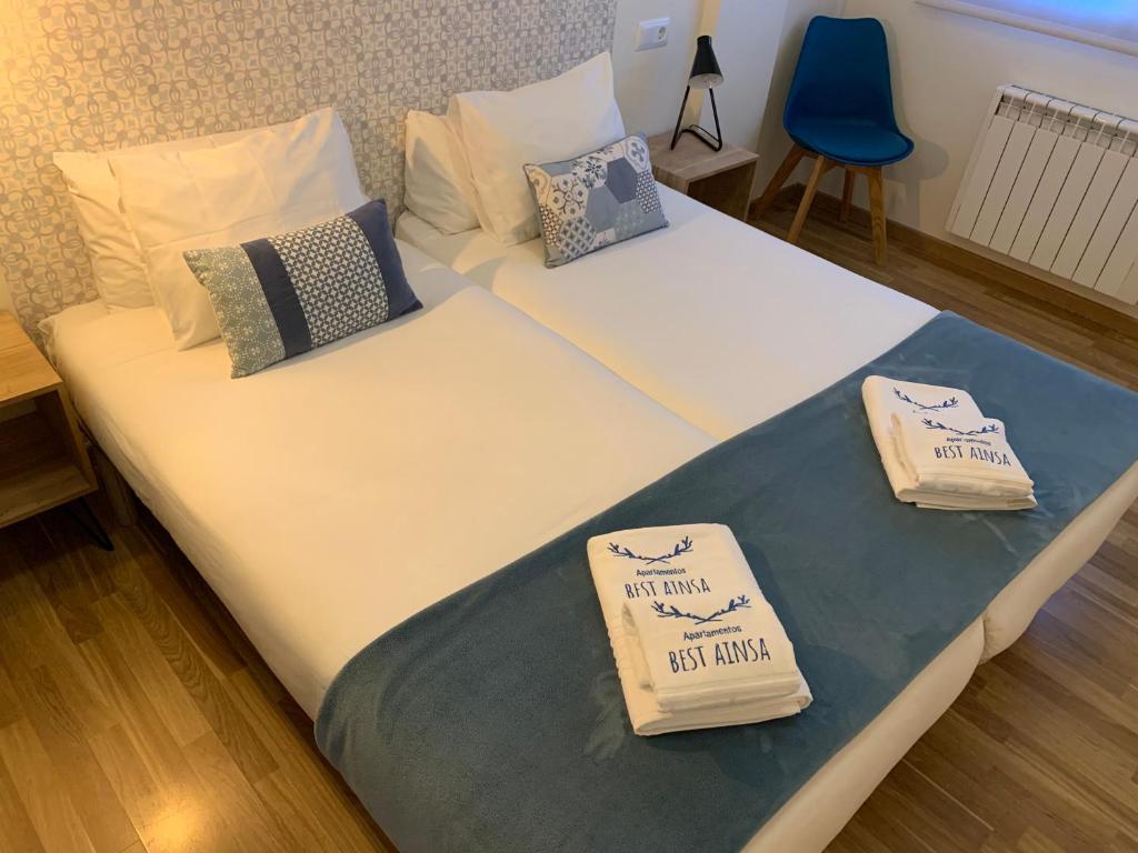 Postel nebo postele na pokoji v ubytování Apartamentos Best Ainsa