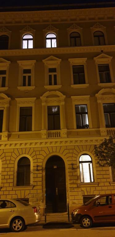 Budova, v ktorej sa apartmán nachádza