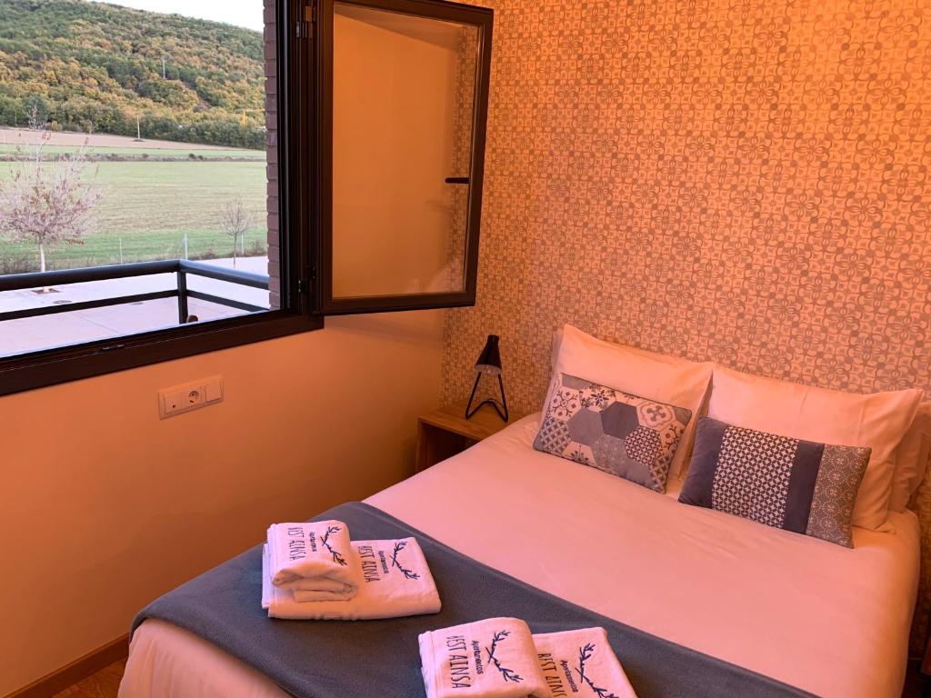 Postel nebo postele na pokoji v ubytování Apartamentos Best Ainsa