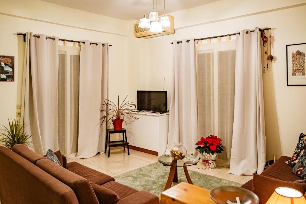 Televízia a/alebo spoločenská miestnosť v ubytovaní 2 Bedrooms-Perfect Center Location-Amazing View