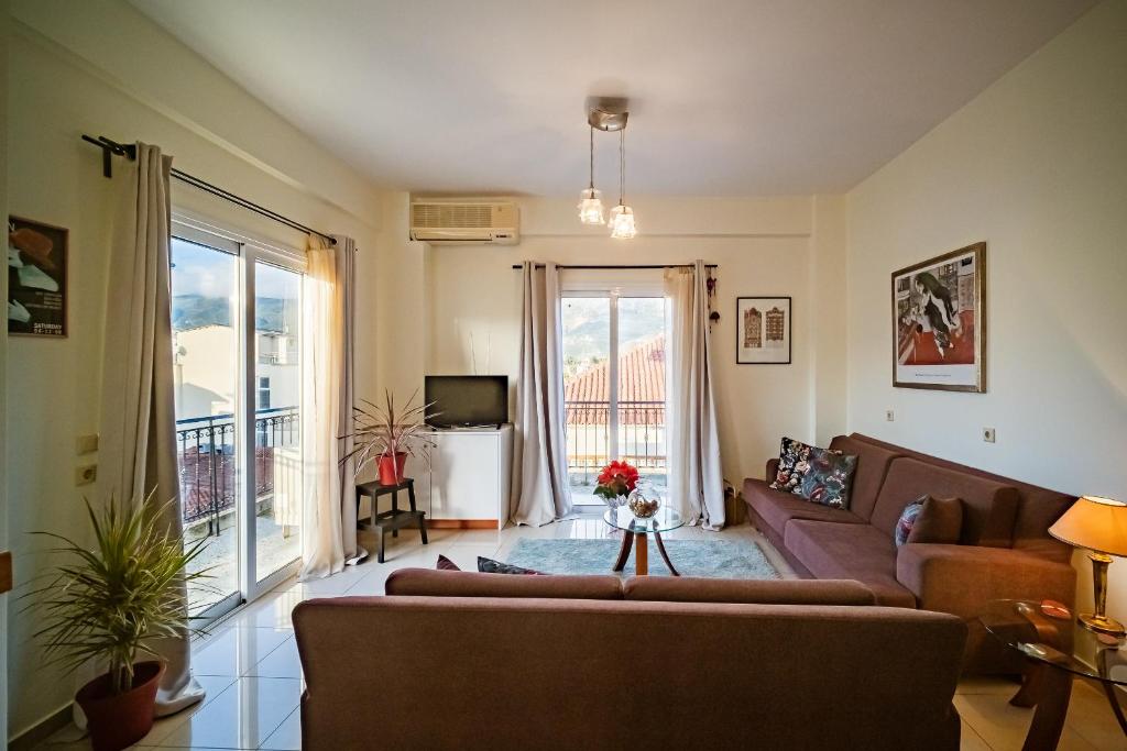 Televízia a/alebo spoločenská miestnosť v ubytovaní 2 Bedrooms-Perfect Center Location-Amazing View