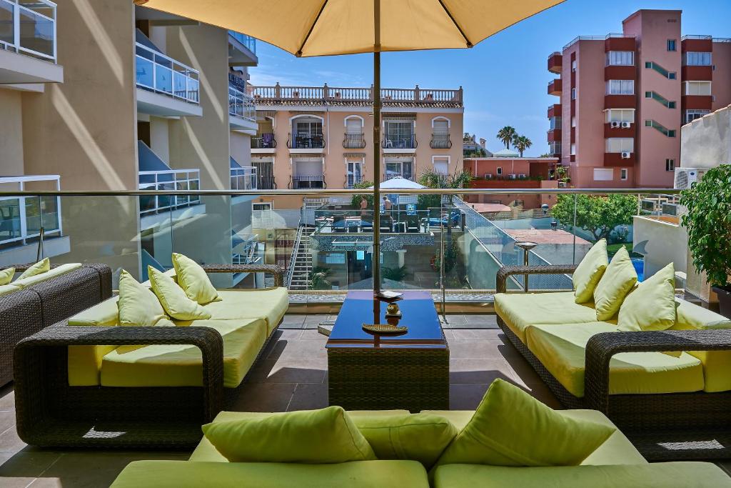 Гостиная зона в Moon Dreams Torremolinos - Adults Recommended