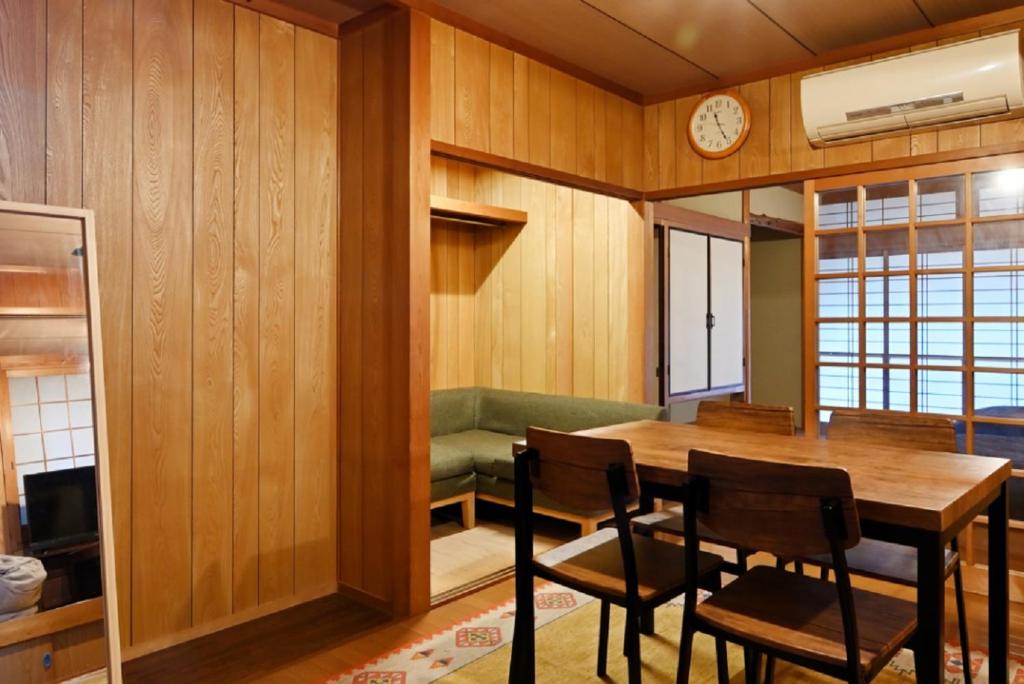 Posezení v ubytování Yuzan apartment Sanjo