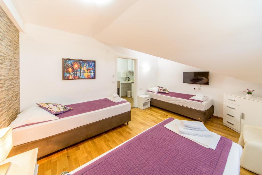 F Apartmani Kragujevac - Luxuary Business Suites - Standard Triple Studio
