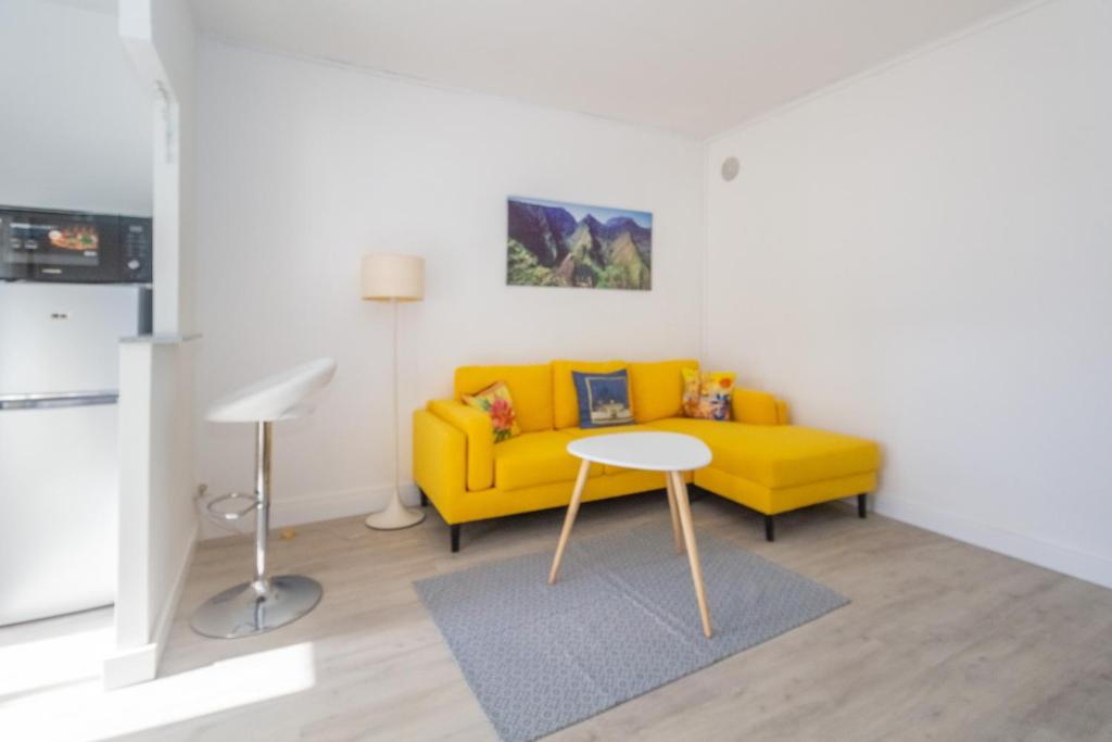 Montreuil - joli T2 refait à neuf centre-ville de Saint-Denis - 1ベッドルームのアパート