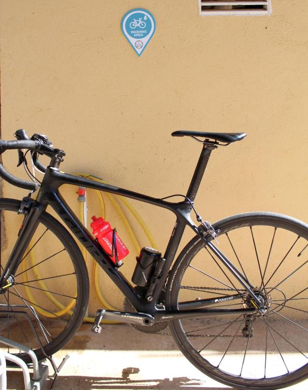 Montar en bicicleta en Camping Globo Barcelona o alrededores