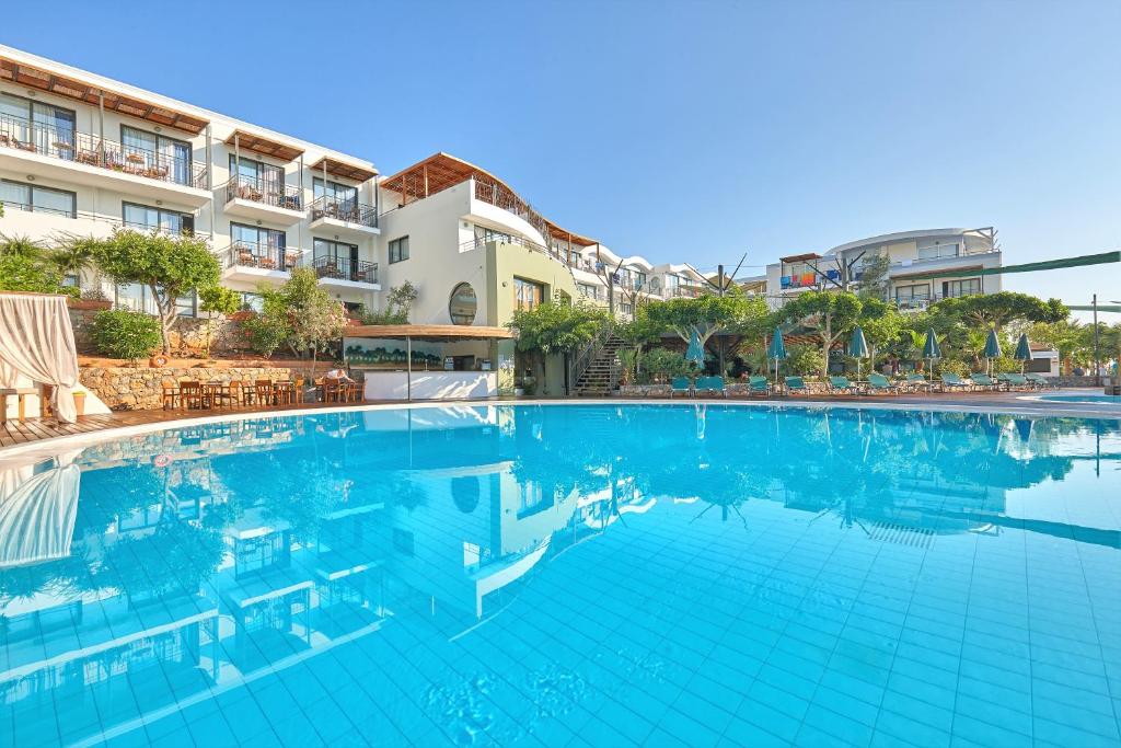 Basen w obiekcie Arminda Hotel & Spa lub w pobliżu