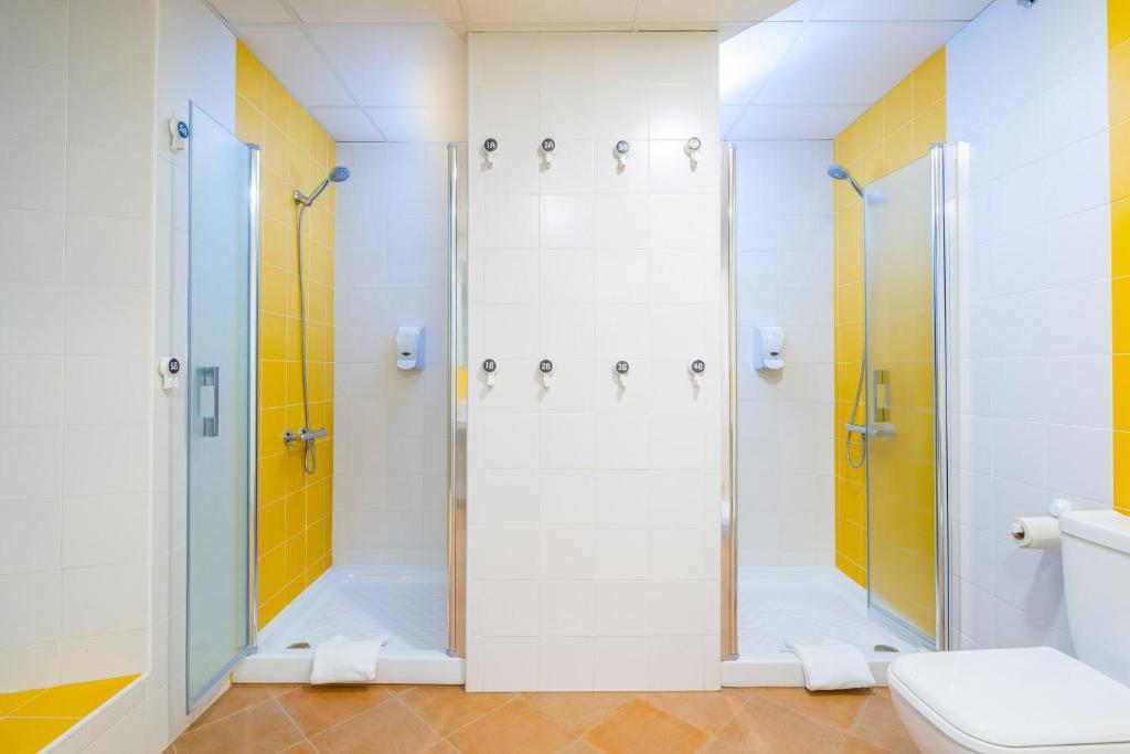 Benarrabá Hostel - Family Room With Private Bathroom