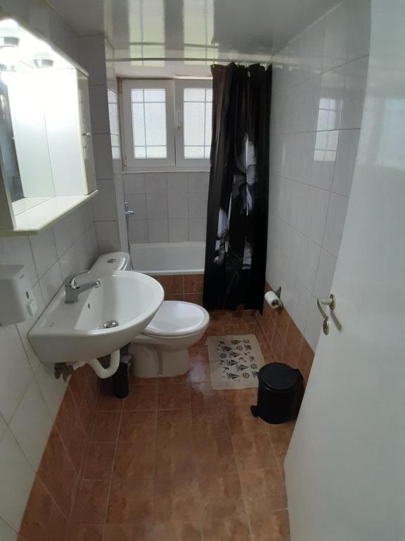 kosta's apartment 2 - 4