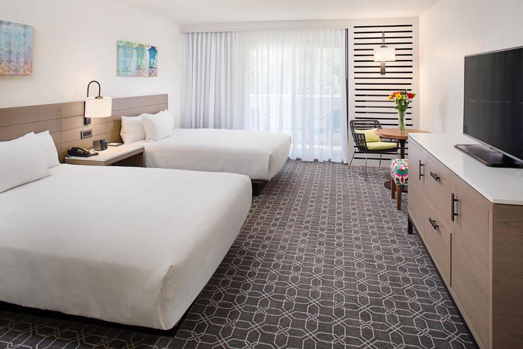 Mar Monte Hotel, in The Unbound Collection by Hyatt - Palmoro House Queen Room With Two Queen Beds