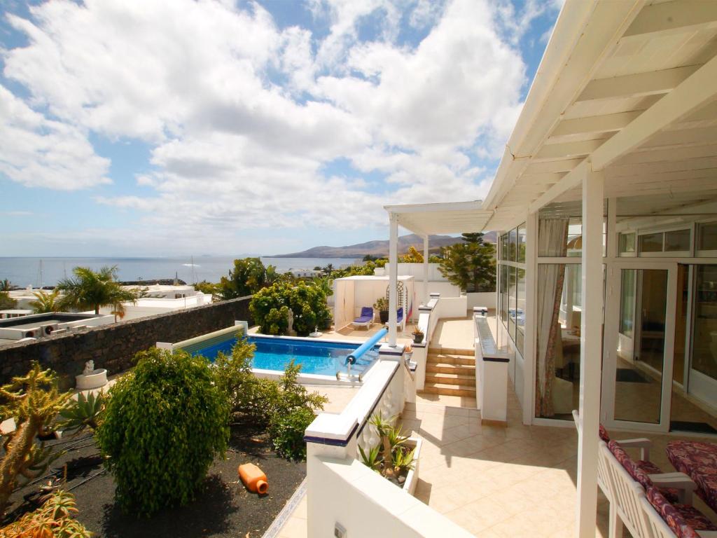 The swimming pool at or close to Villa Fortuna