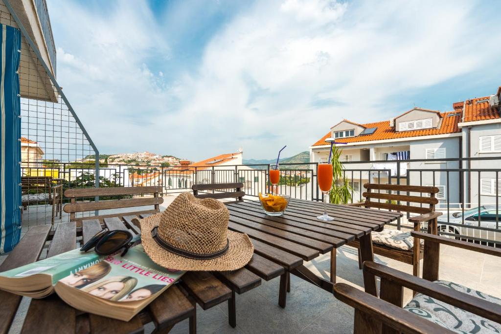 Balkón alebo terasa v ubytovaní Apartments Marivo Lapad