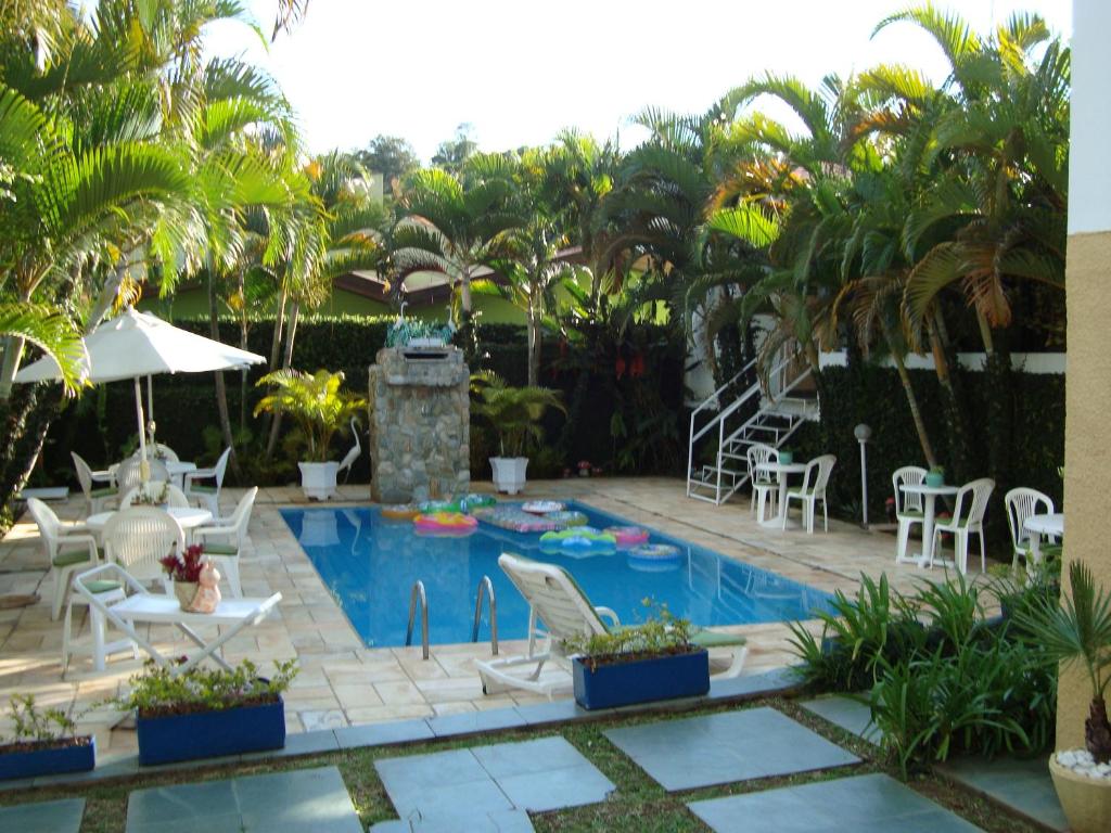  CASA COM PISCINA