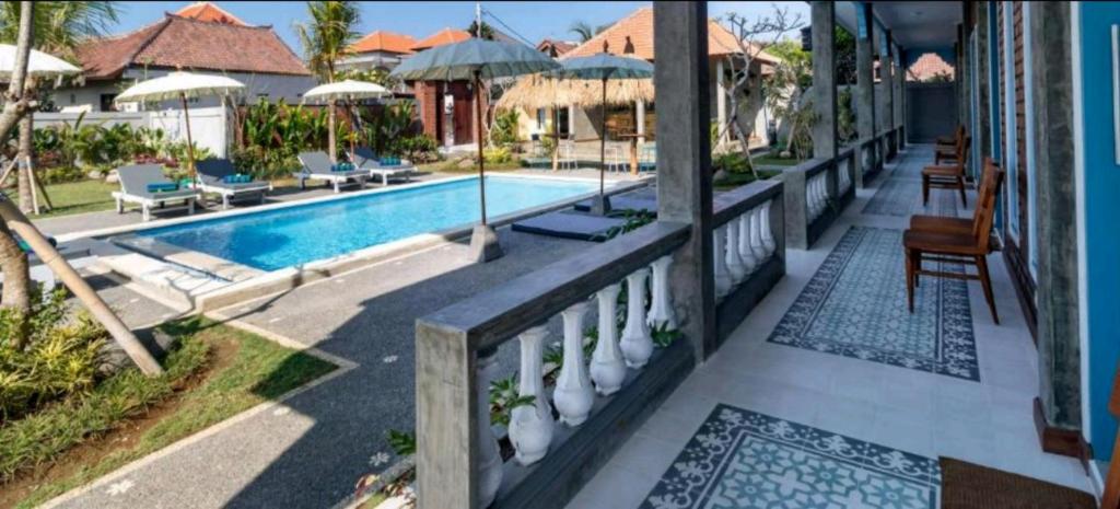 D Anyar Stay and Surf - 16