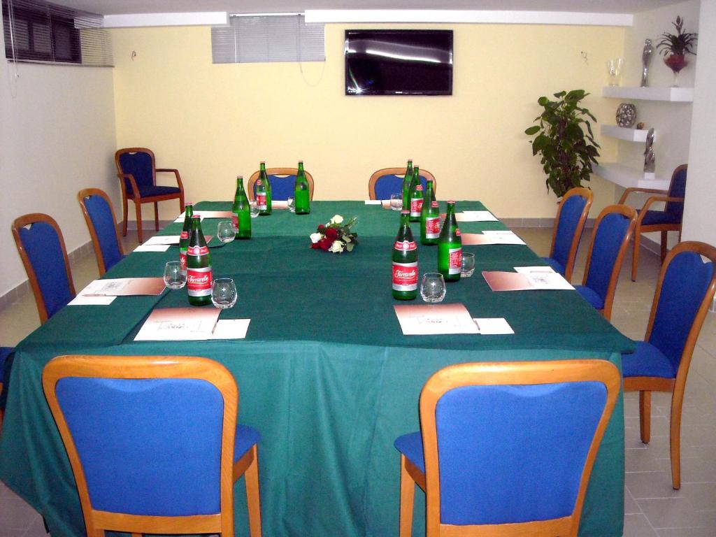 Nápoje v ubytování Costa Hotel