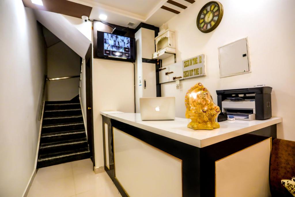Kuchyň nebo kuchyňský kout v ubytování Hotel Agra Hotel Kamla Palace