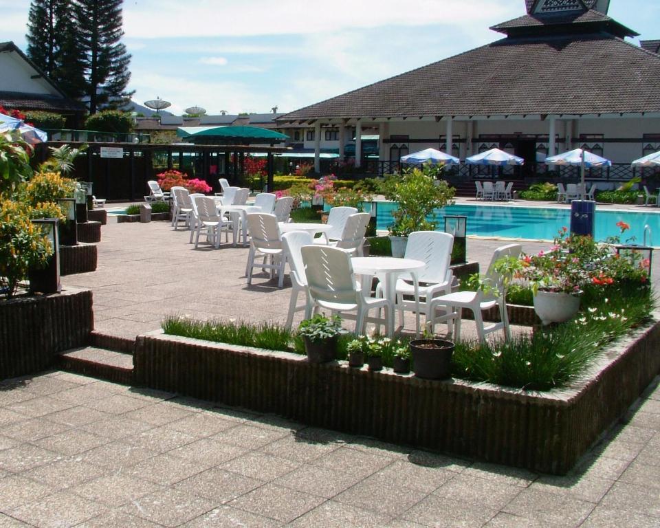 Bazén v ubytování Hotel Sibayak Internasional nebo v jeho okolí