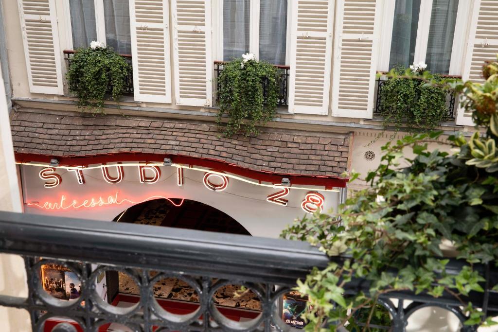 Hôtel des Arts Montmartre photo