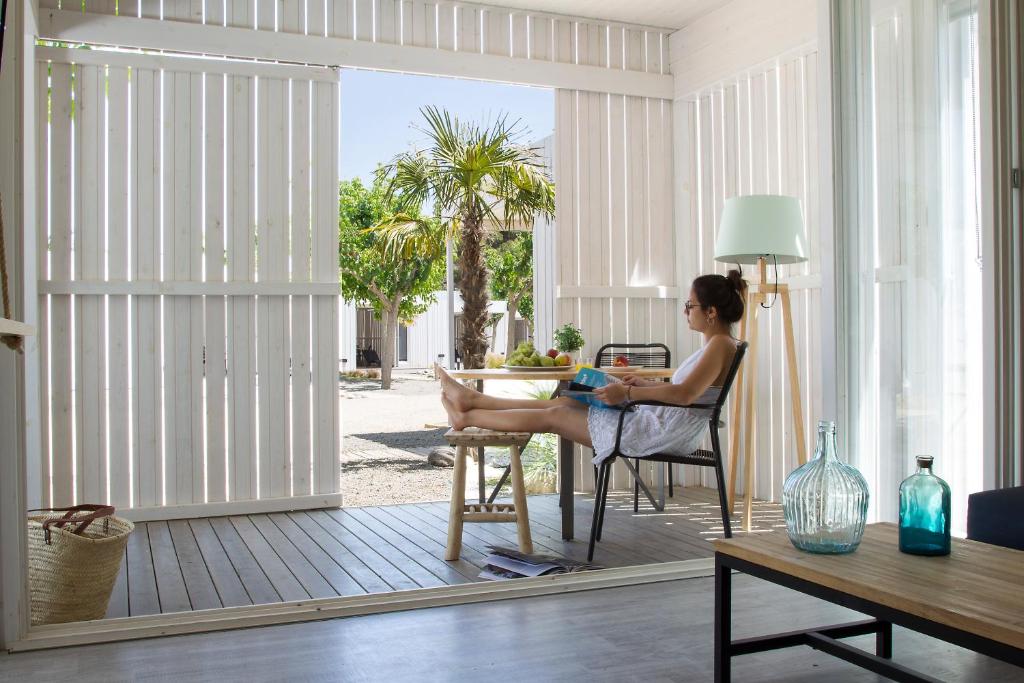 Tamarit Beach Resort - Deluxe Bungalow
