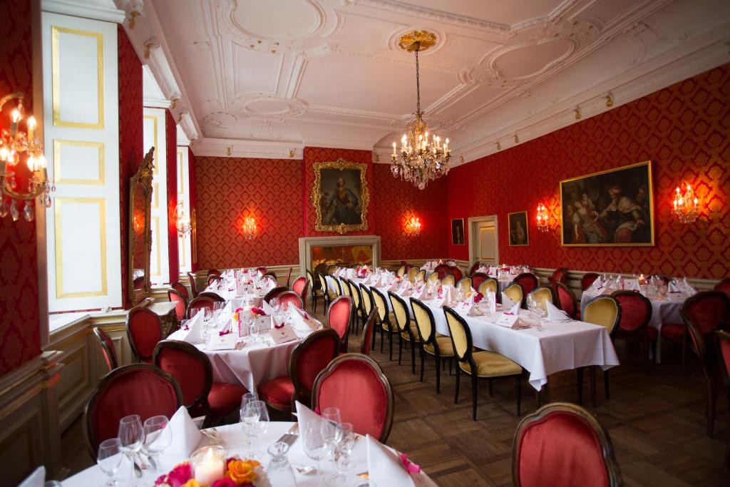 Restaurace v ubytování Hotel Schloss Wilkinghege