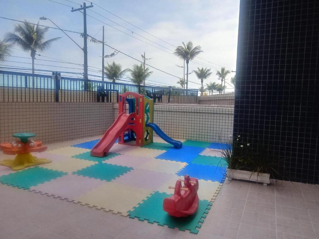  Alto Padrão com 94 mtrs - Frente Mar - sacada com Vista Mar