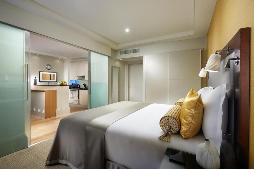 Taj 51 Buckingham Gate Suites and Residences - 