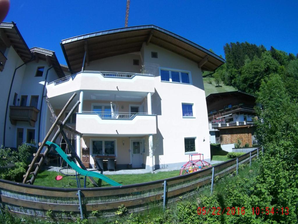 Budynek, w którym mieści się apartament