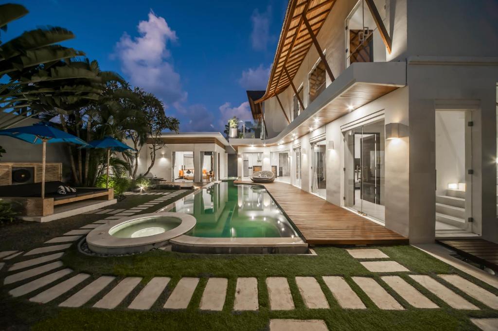Luxury Villa Juno Seminyak