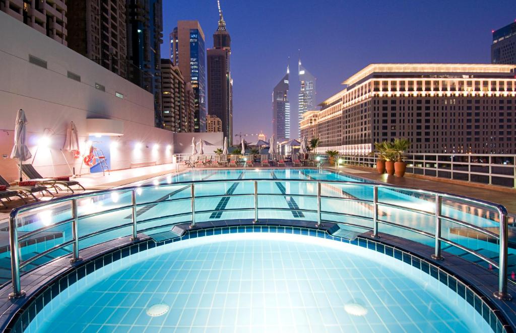 Bazén v ubytování Rose Rayhaan by Rotana - Dubai nebo v jeho okolí