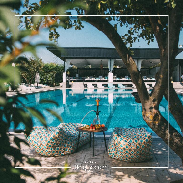 Bazén v ubytování Hotel Garden nebo v jeho okolí