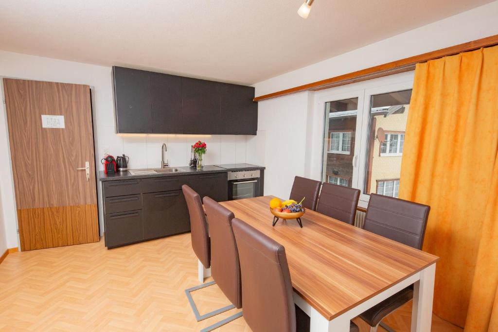 Kuchyň nebo kuchyňský kout v ubytování Haus City
