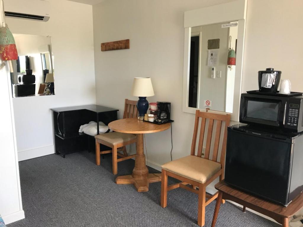 Wachapreague Inn - Motel Rooms - Deluxe Double Room