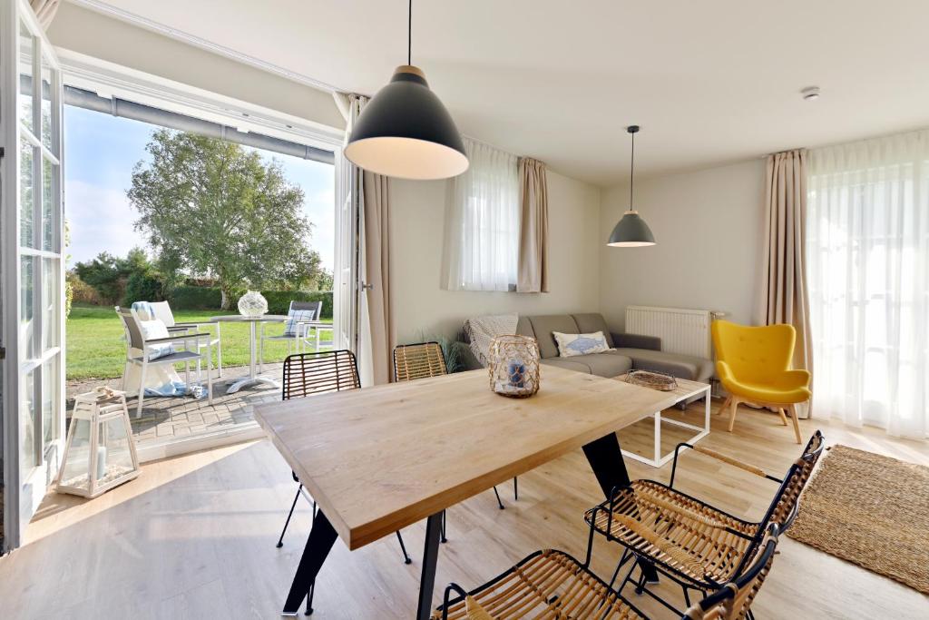 Posezení v ubytování Hotel- & Ferienanlage Kapitäns-Häuser Breege