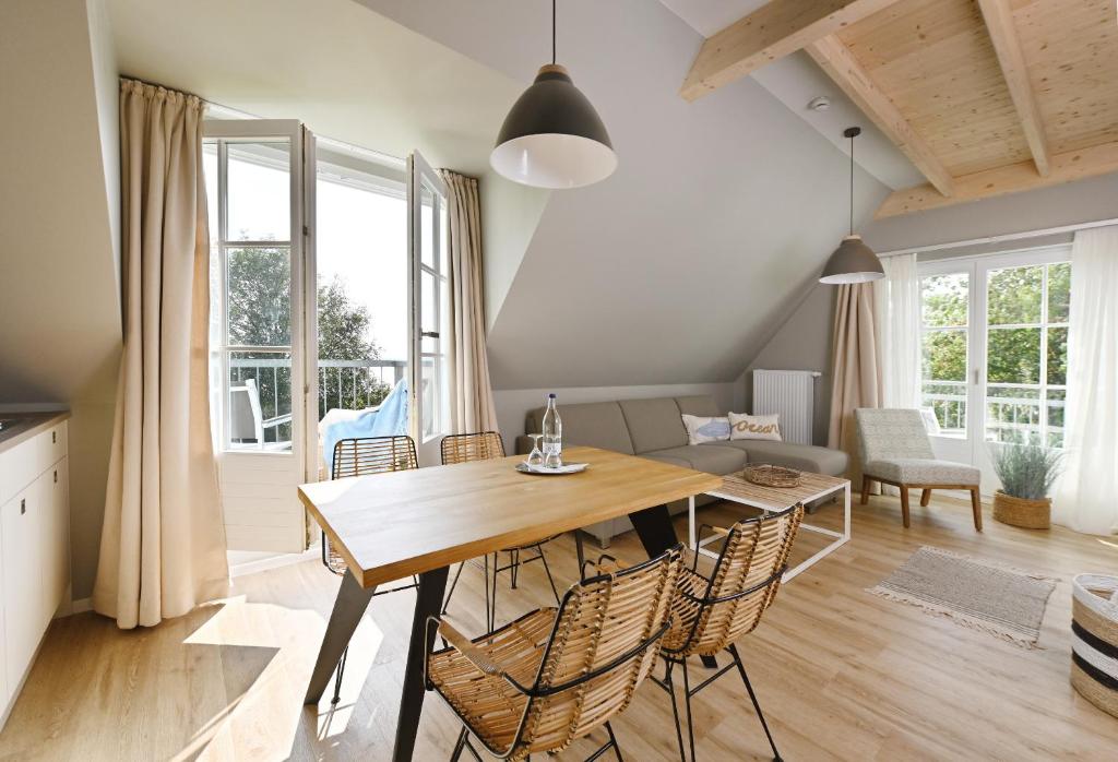 Posezení v ubytování Hotel- & Ferienanlage Kapitäns-Häuser Breege