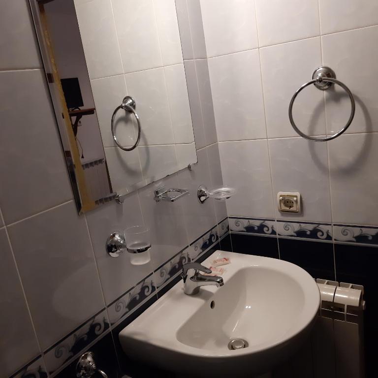 Koupelna v ubytování Hadji Georgi Hotel