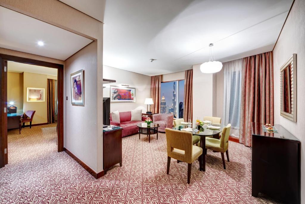 TV a/nebo společenská místnost v ubytování Rose Rayhaan by Rotana - Dubai