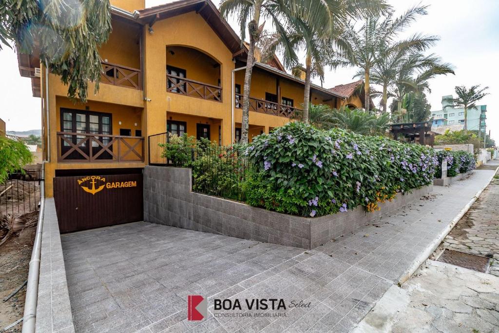  Apartamento p/ 8 Pessoas na Praia Bombas - AN 09