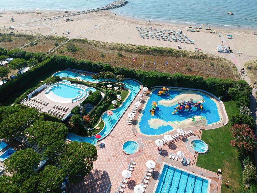 Bazén v ubytování Caravan Cavallino - Valentini in Campeggio Union Lido nebo v jeho okolí