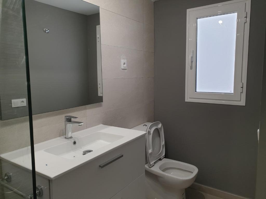A bathroom at Sun Edelweiss