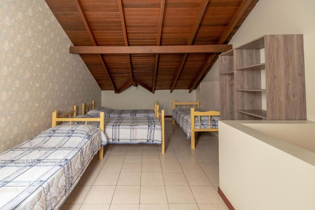  Apartamento p/ 8 Pessoas na Praia Bombas - AN 09
