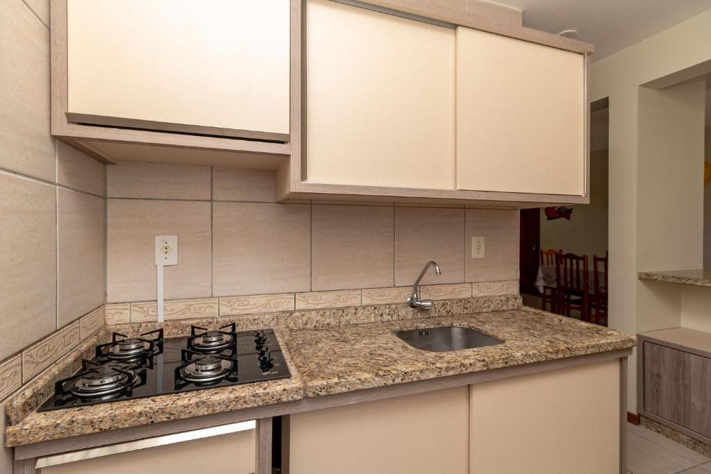  Apartamento p/ 8 Pessoas na Praia Bombas - AN 09