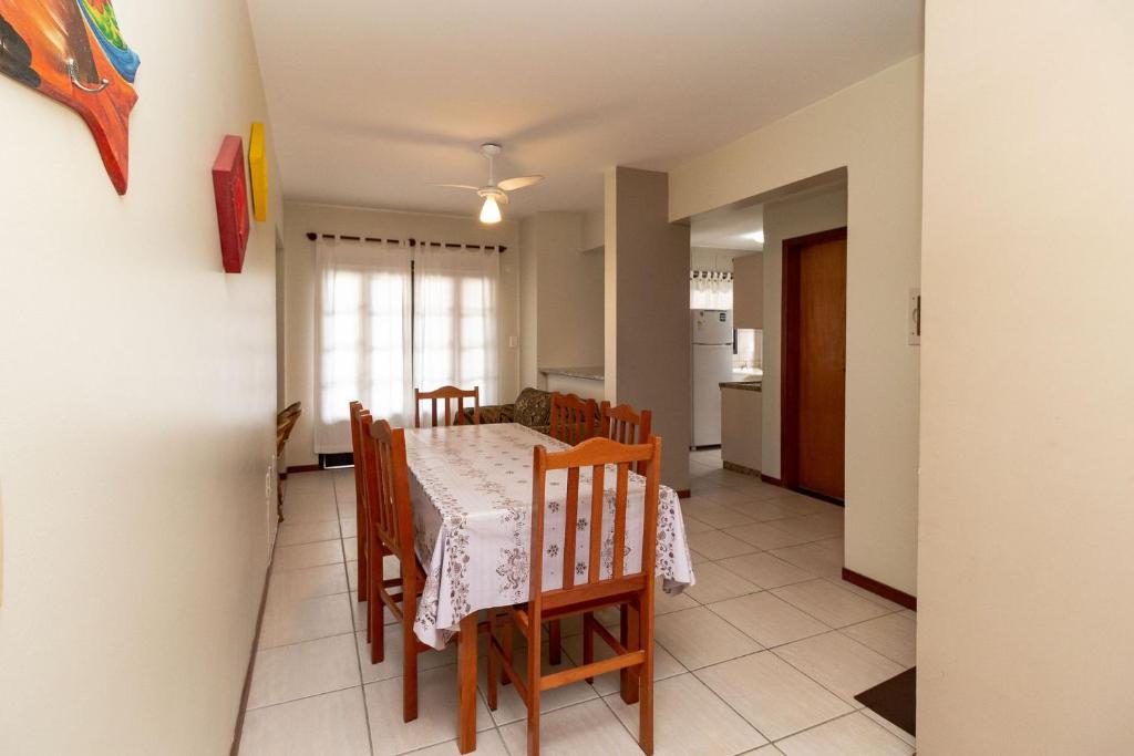  Apartamento p/ 8 Pessoas na Praia Bombas - AN 09