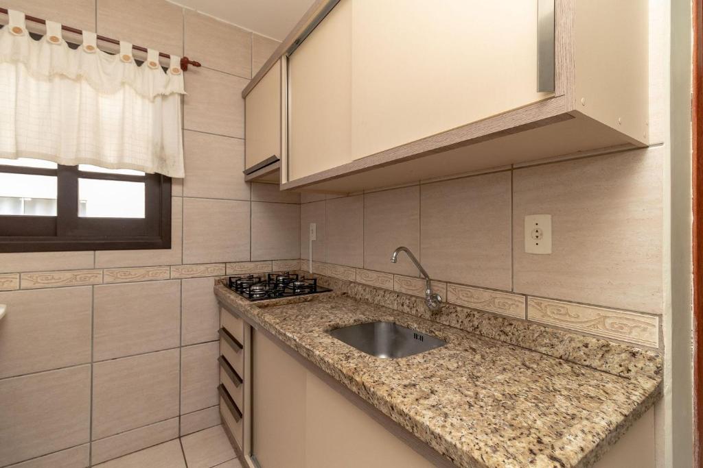  Apartamento p/ 8 Pessoas na Praia Bombas - AN 09