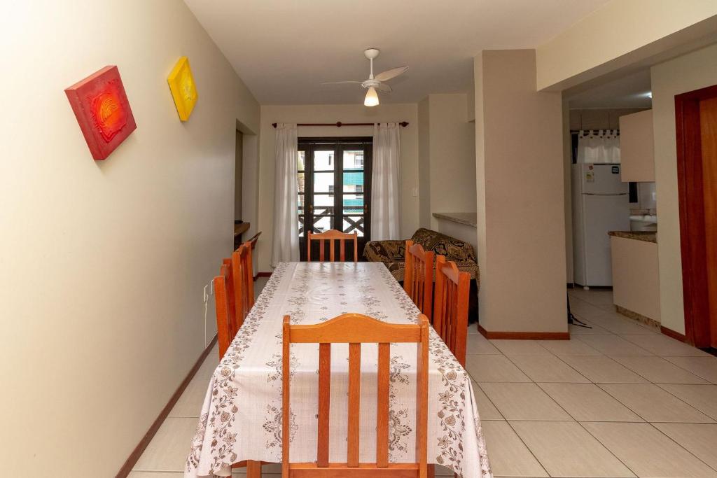  Apartamento p/ 8 Pessoas na Praia Bombas - AN 09